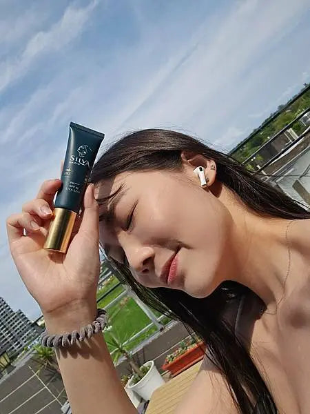 【戶外旅行好安心】輕透防護不曬黑!出遊我最愛這瓶「SILVA ORIGIN®肌膚之源 輕透抗UV隔離修復乳 | 小資女 | 知名美妝網紅